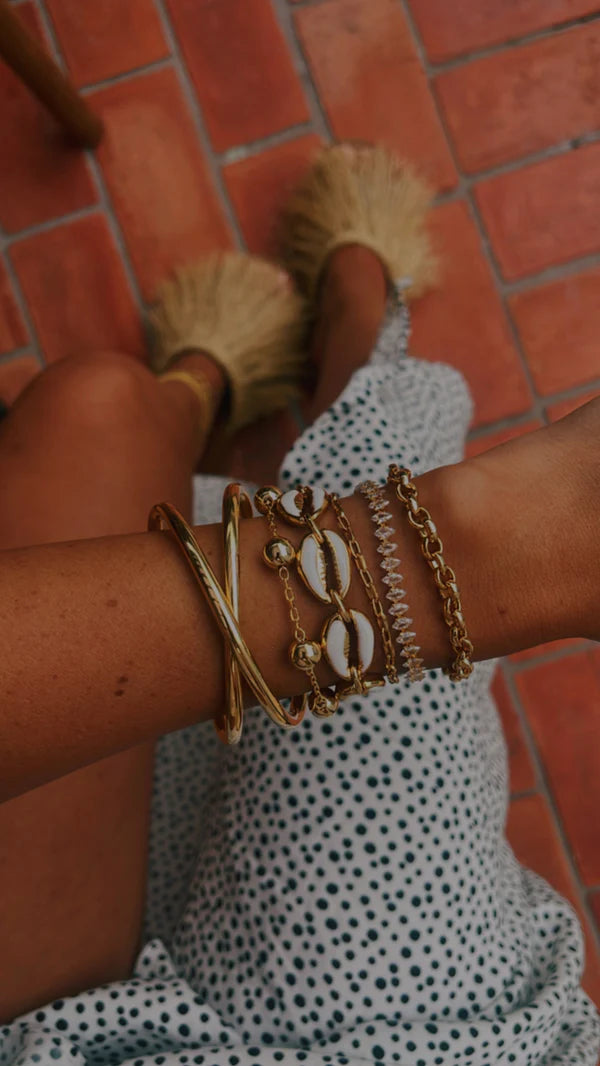 Mini Round Clasp Bracelet
