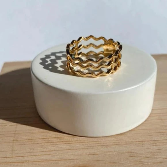 Waves Ring